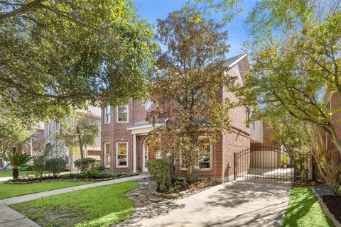 A home in West University Place