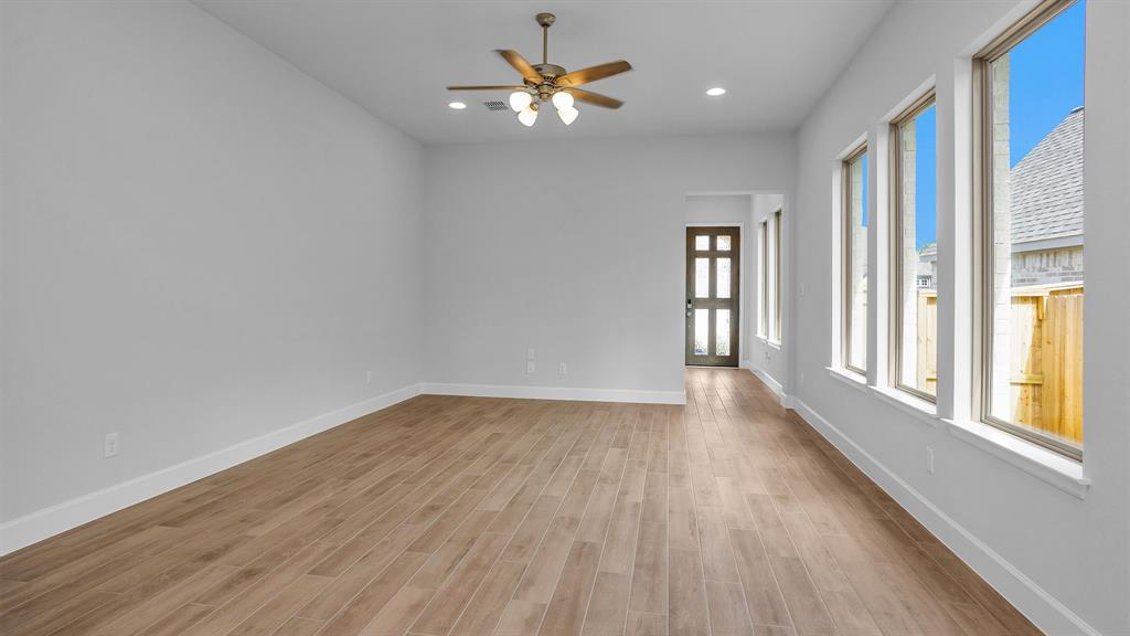 116 Sea Foam Court, Willis, Texas image 3
