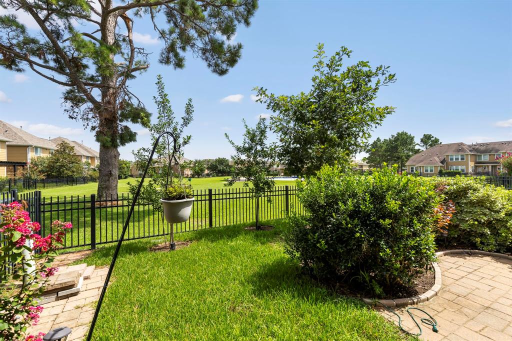 8423 Willow Loch Drive, Spring, Texas image 35