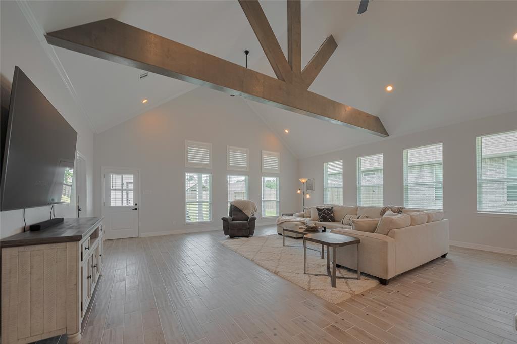 103 Alder Loop, Anahuac, Texas image 16