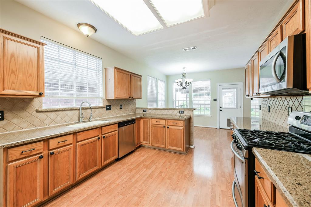 4614 Russett Place, Pearland, Texas image 16