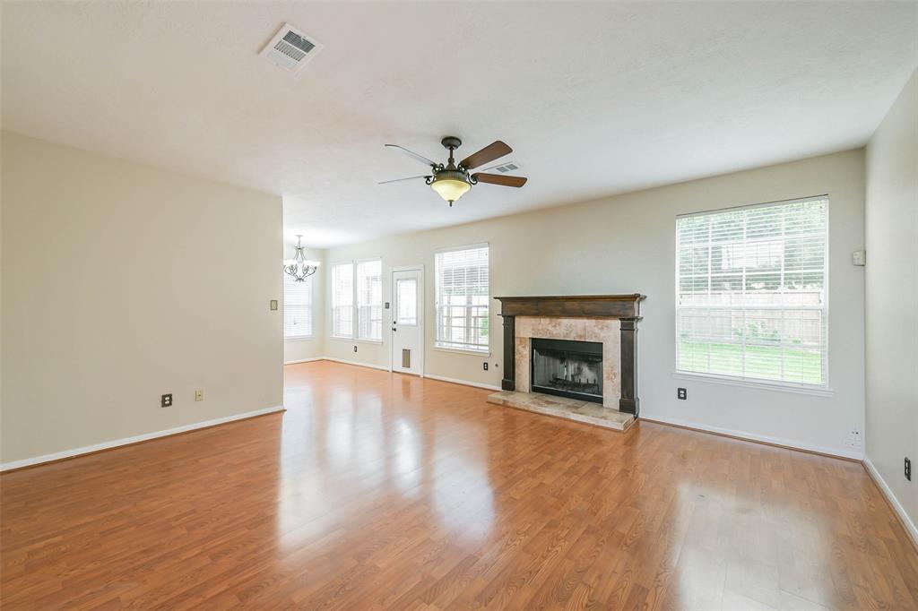 4614 Russett Place, Pearland, Texas image 5