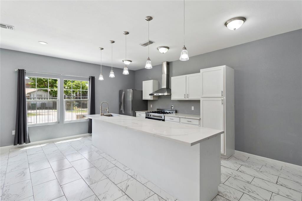 301 Tabor Street, Houston, Texas image 8