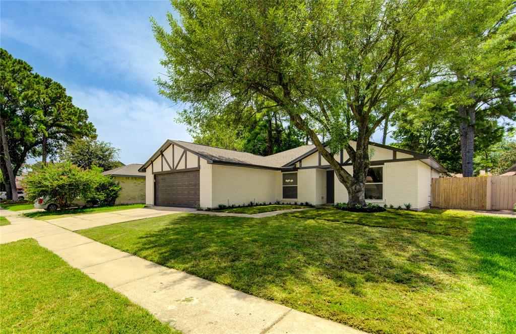 10627 Eagle Glen Drive