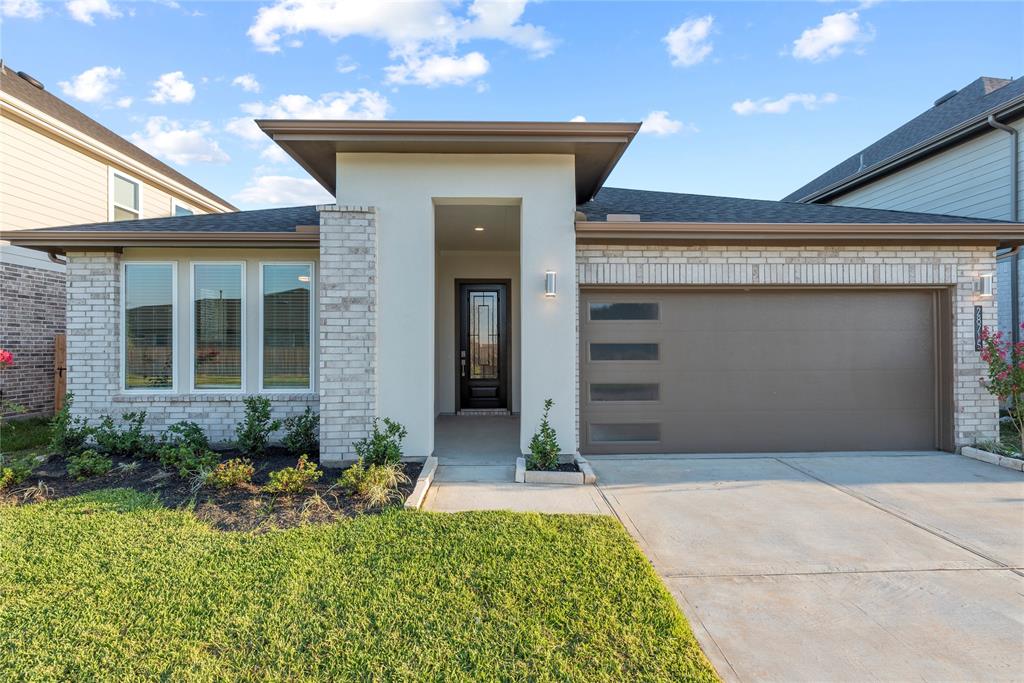 431 Yellow Dandelion Lane, Richmond, Texas image 1