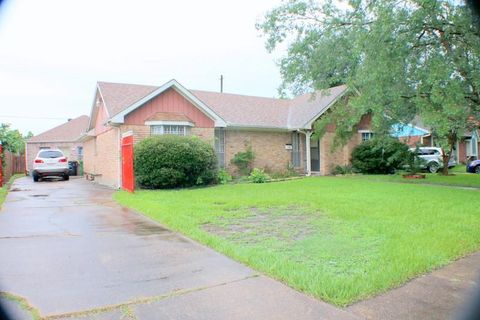 Single Family Residence in Houston TX 7739 Red Robin Lane.jpg