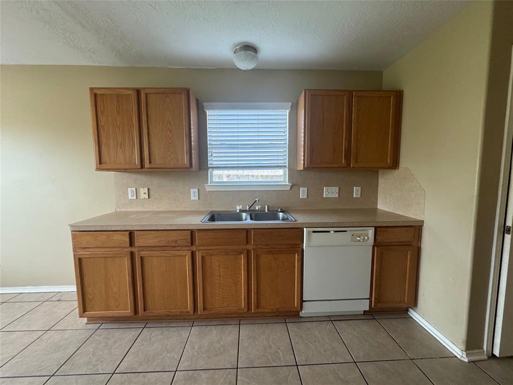 3406 Chateaucrest Court
