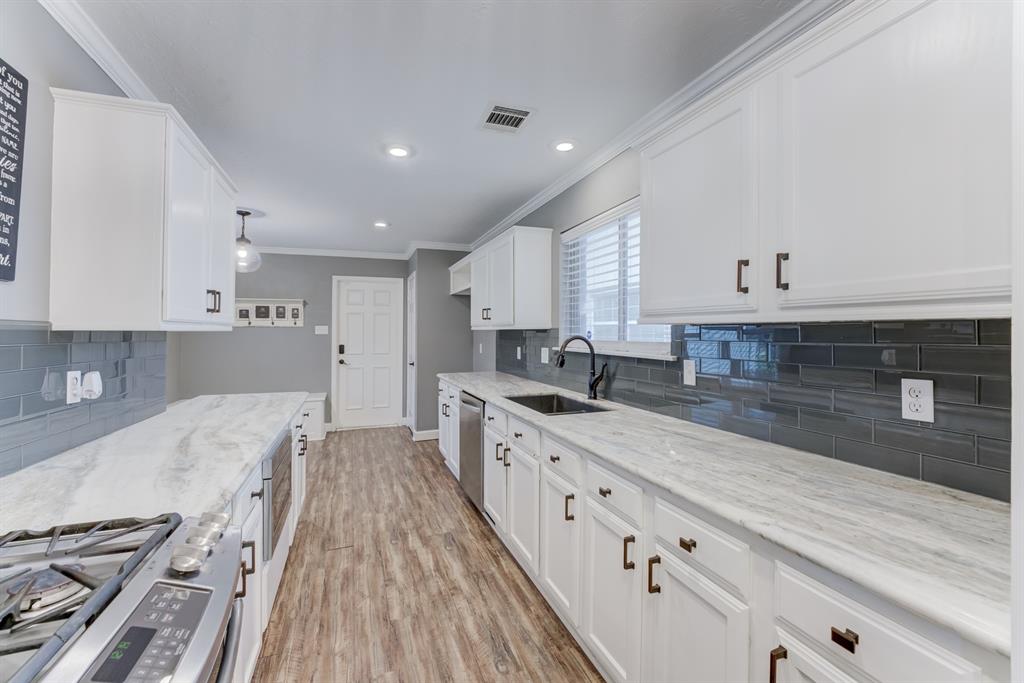 3210 Windmoor Drive, Katy, Texas image 16
