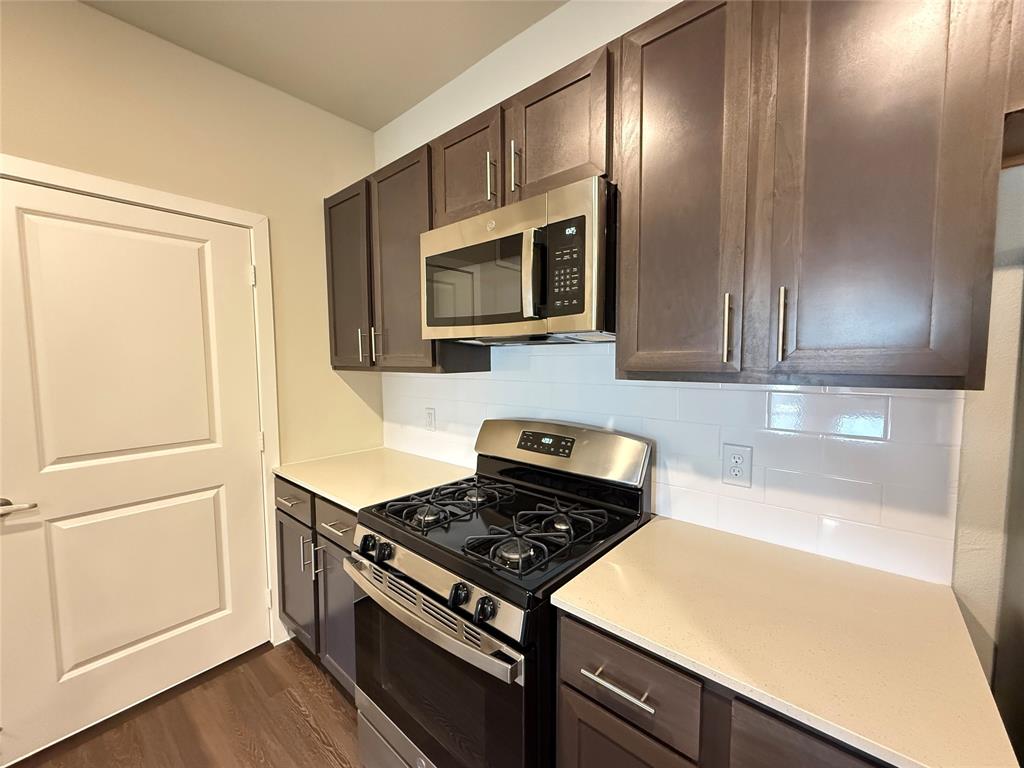 2102 Antoine Drive 4316