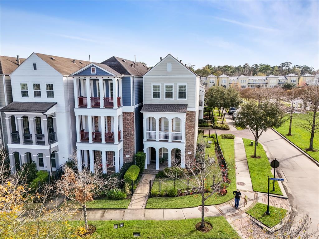 250 Breezy Way, The Woodlands, Texas image 2