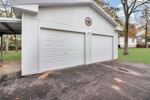 A home in Waller