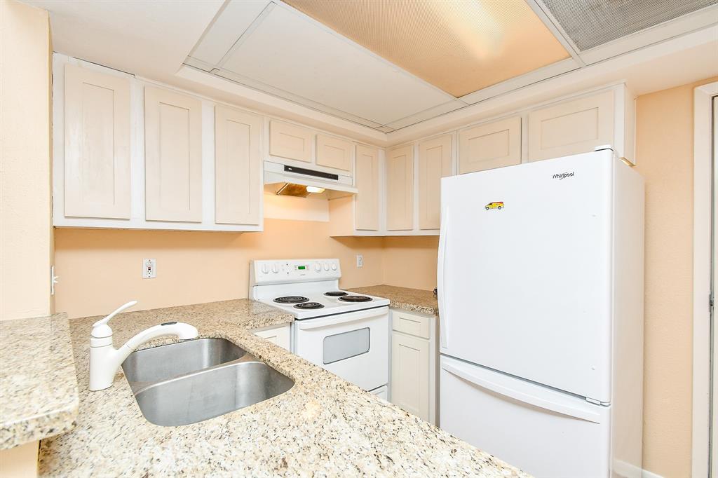 1829 Augusta Drive #33, Houston, Texas image 17