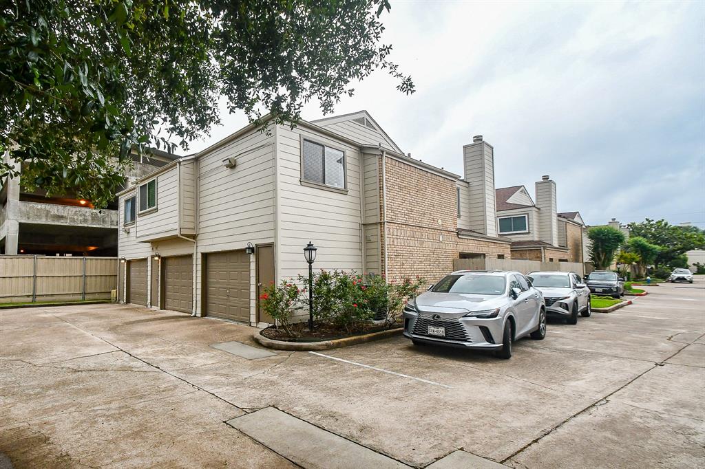 1829 Augusta Drive #33, Houston, Texas image 5