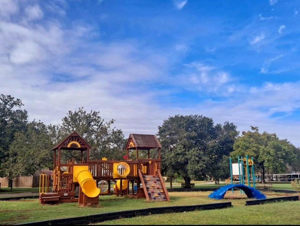 4802 Louise Street, Seabrook, Texas image 35