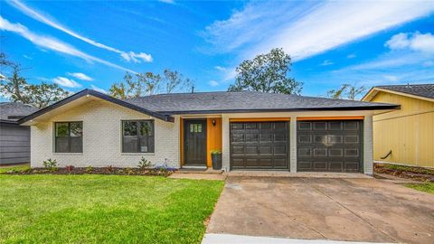 A home in Clute