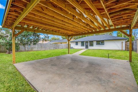 A home in Clute