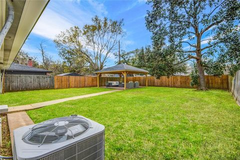 A home in Clute