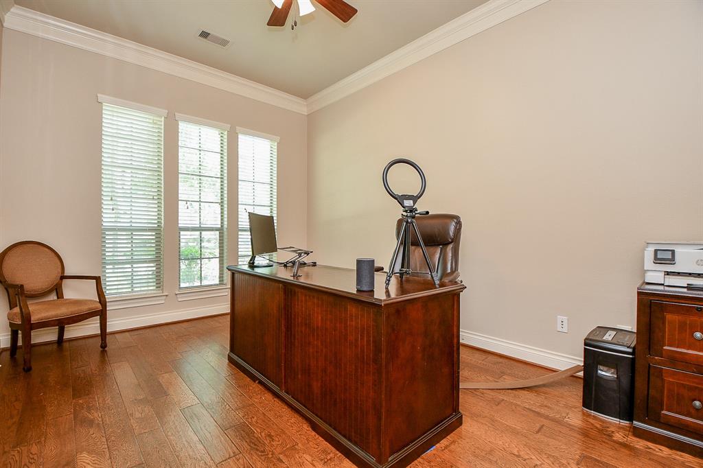 8706 Stowe Creek Lane, Missouri City, Texas image 11