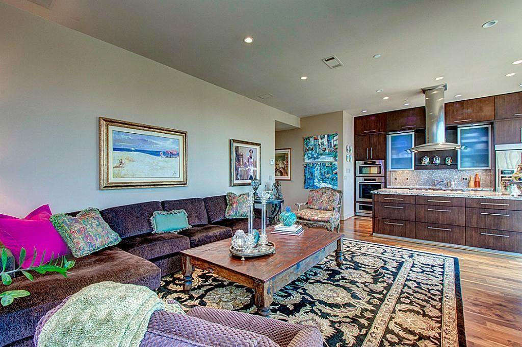 Photo 9 of 30 of 1600 Post Oak 1607 condo