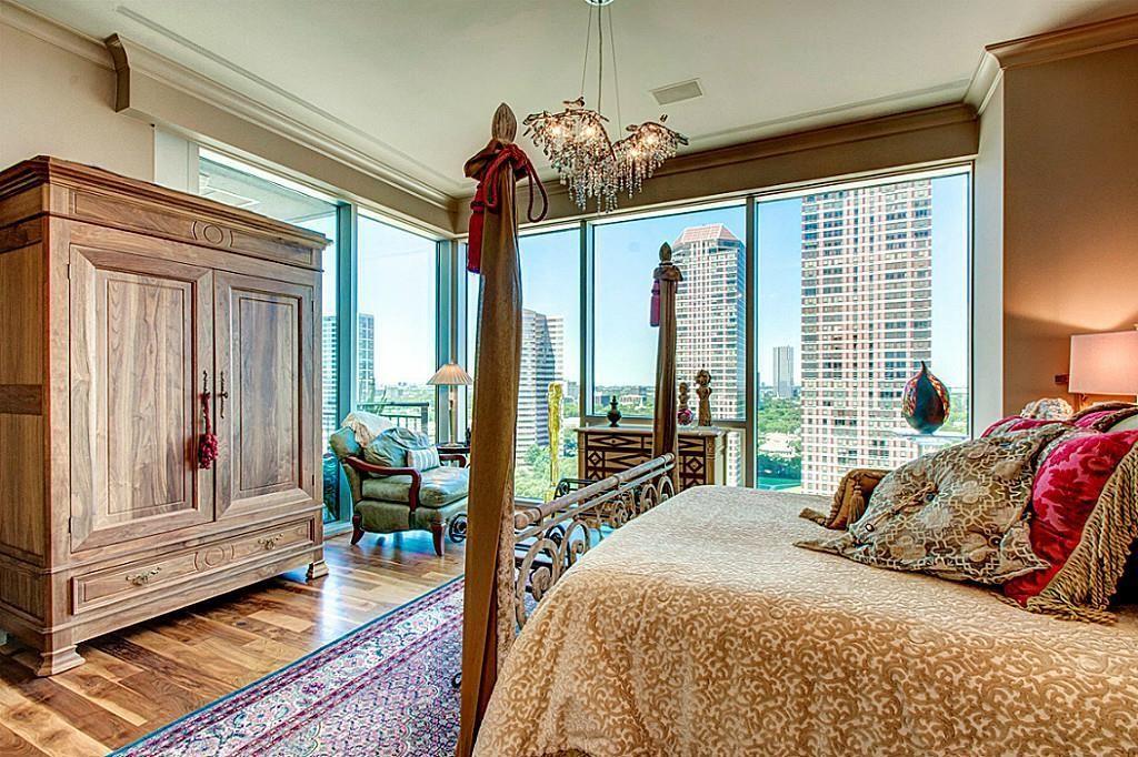 Photo 12 of 30 of 1600 Post Oak 1607 condo