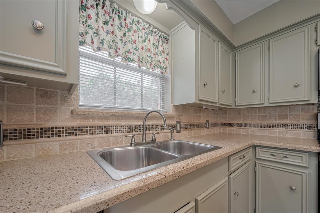 2027 Briar Ridge Drive, Rosenberg, Texas image 12