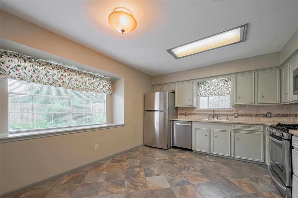 2027 Briar Ridge Drive, Rosenberg, Texas image 15