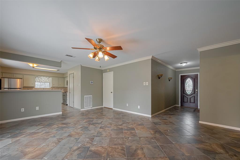 2027 Briar Ridge Drive, Rosenberg, Texas image 8