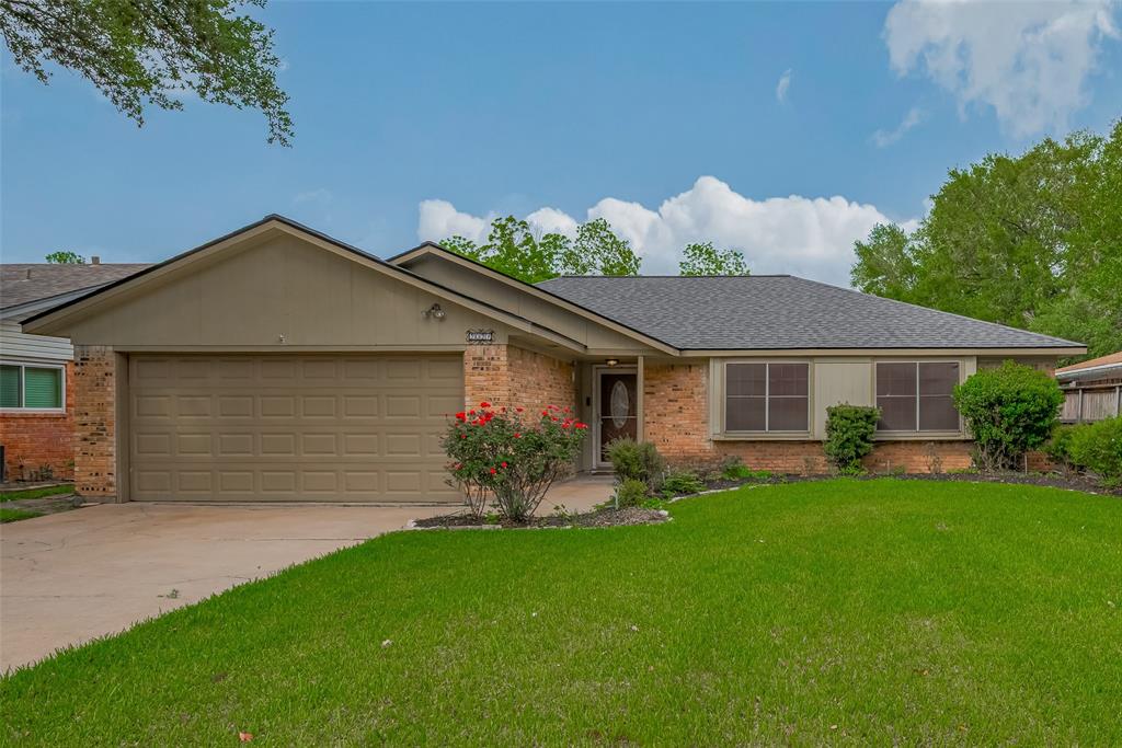 2027 Briar Ridge Drive, Rosenberg, Texas image 2