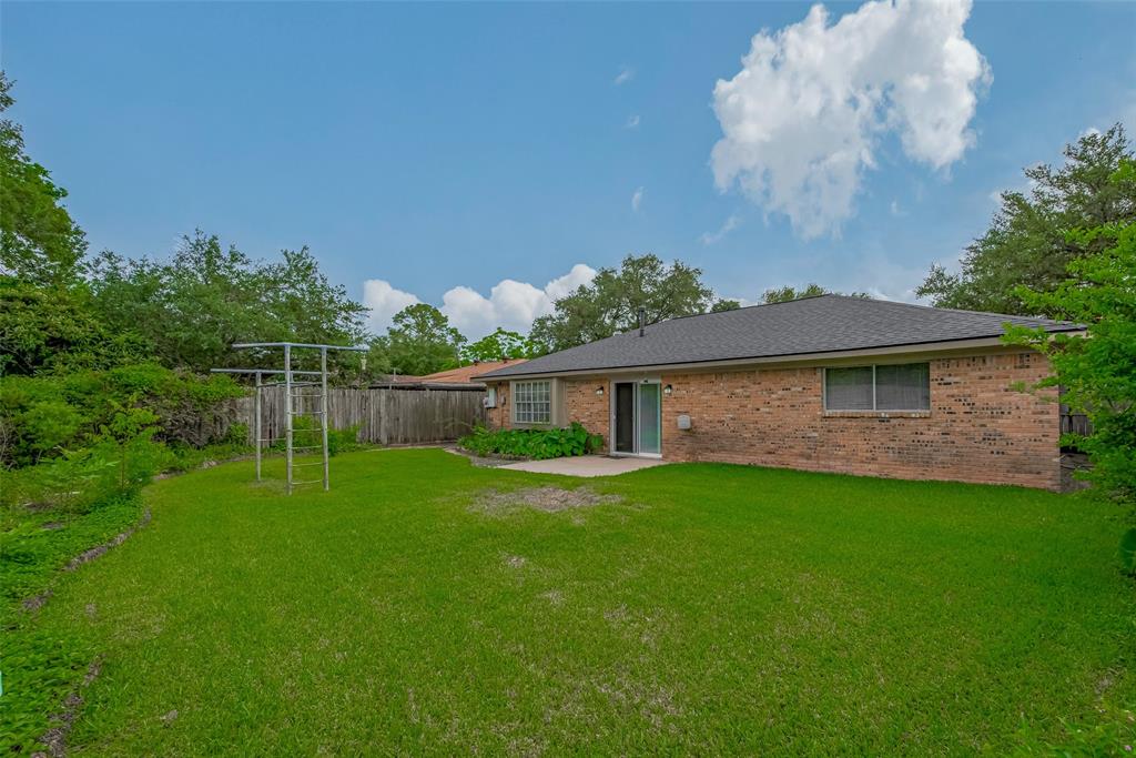 2027 Briar Ridge Drive, Rosenberg, Texas image 32