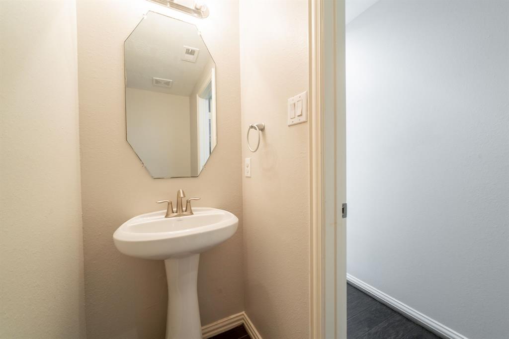 1446 Banbury Court, Houston, Texas image 11