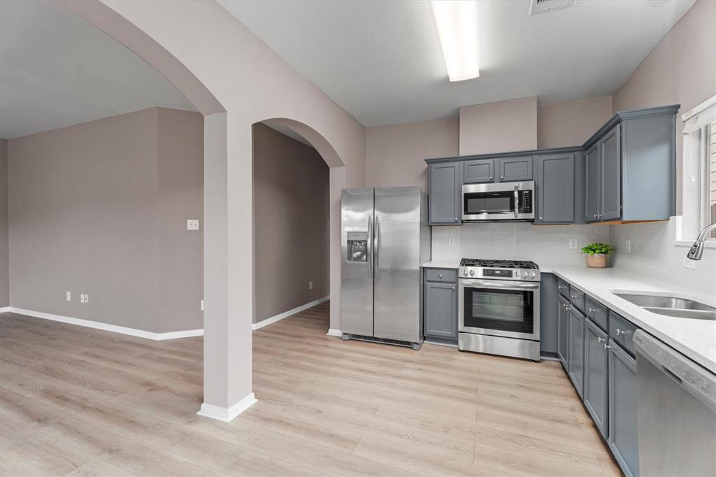 Houston, Texas 77047, United States, 3 Bedrooms Bedrooms, ,2 BathroomsBathrooms,Residential,Pending,34310