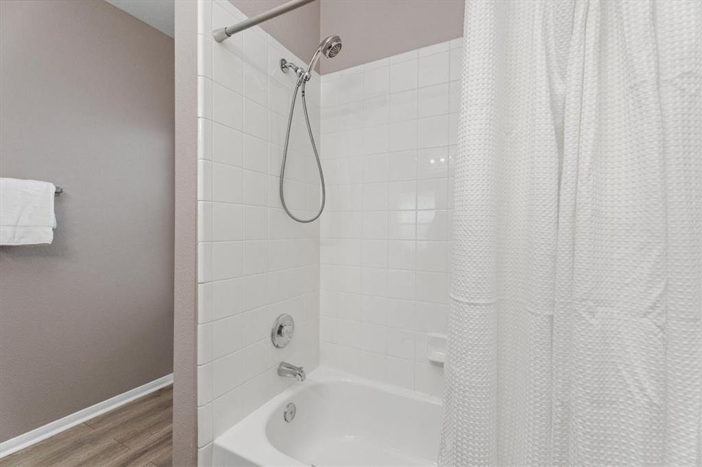 Houston, Texas 77047, United States, 3 Bedrooms Bedrooms, ,2 BathroomsBathrooms,Residential,Pending,34310