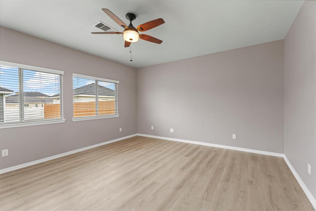 Houston, Texas 77047, United States, 3 Bedrooms Bedrooms, ,2 BathroomsBathrooms,Residential,Pending,34310