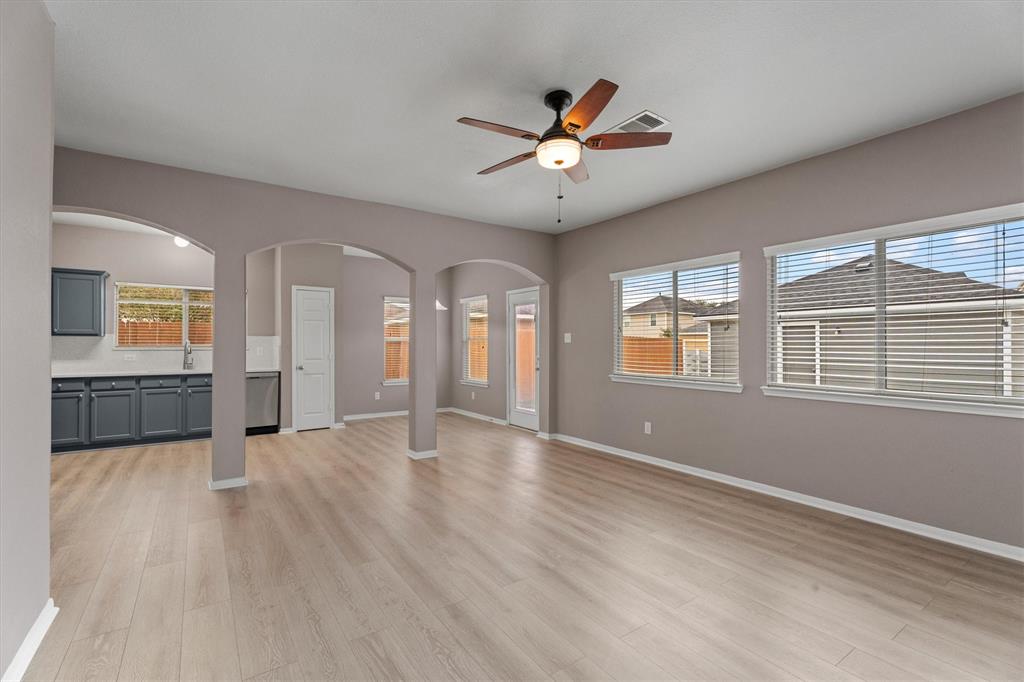 Houston, Texas 77047, United States, 3 Bedrooms Bedrooms, ,2 BathroomsBathrooms,Residential,Pending,34310