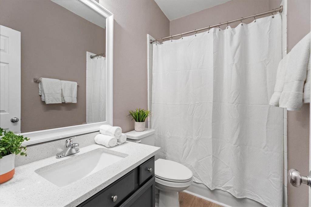 Houston, Texas 77047, United States, 3 Bedrooms Bedrooms, ,2 BathroomsBathrooms,Residential,Pending,34310