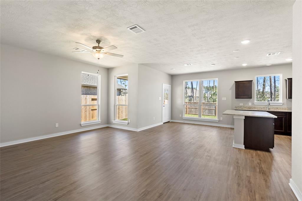 1391 Antigua Drive, Conroe, Texas image 6