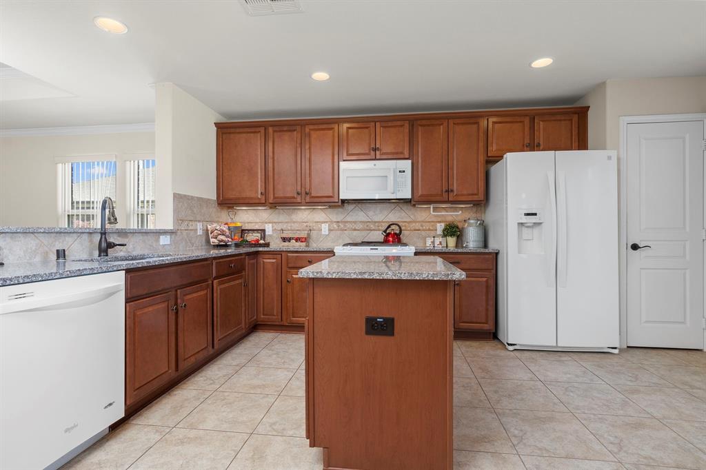 611 Windward Court, Richmond, Texas image 8