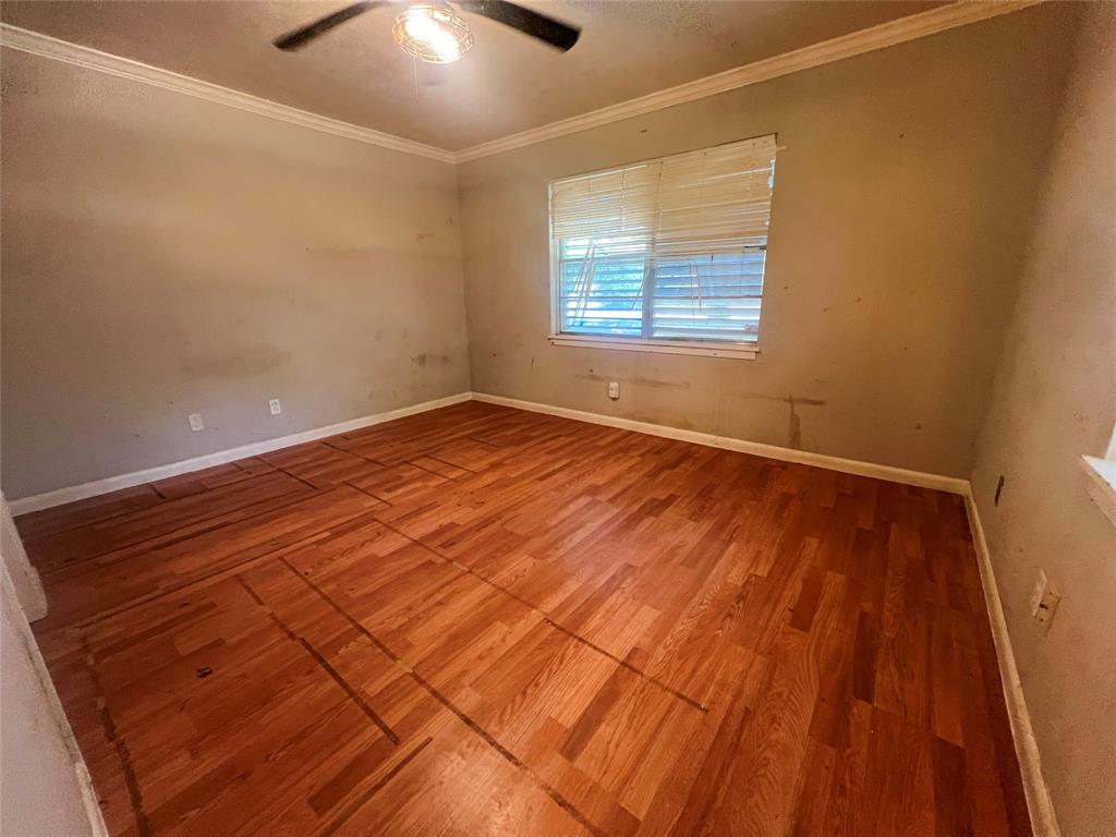 105 Longridge Drive, La Marque, Texas image 14