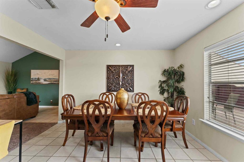 2102 N Pearland Avenue, Pearland, Texas image 9