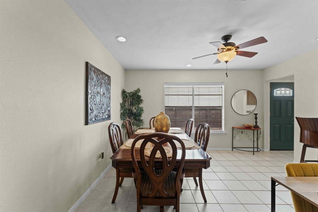 2102 N Pearland Avenue, Pearland, Texas image 11
