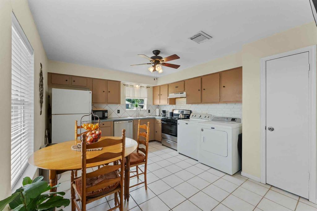2102 N Pearland Avenue, Pearland, Texas image 14