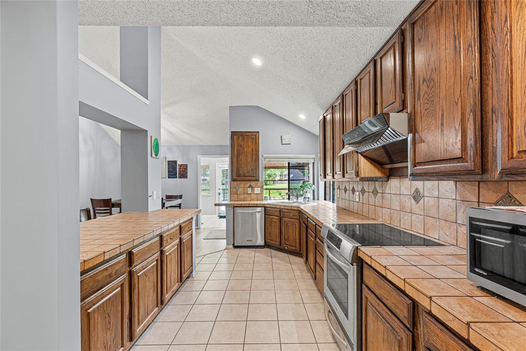 2215 Greencove Lane, Sugar Land, Texas image 11