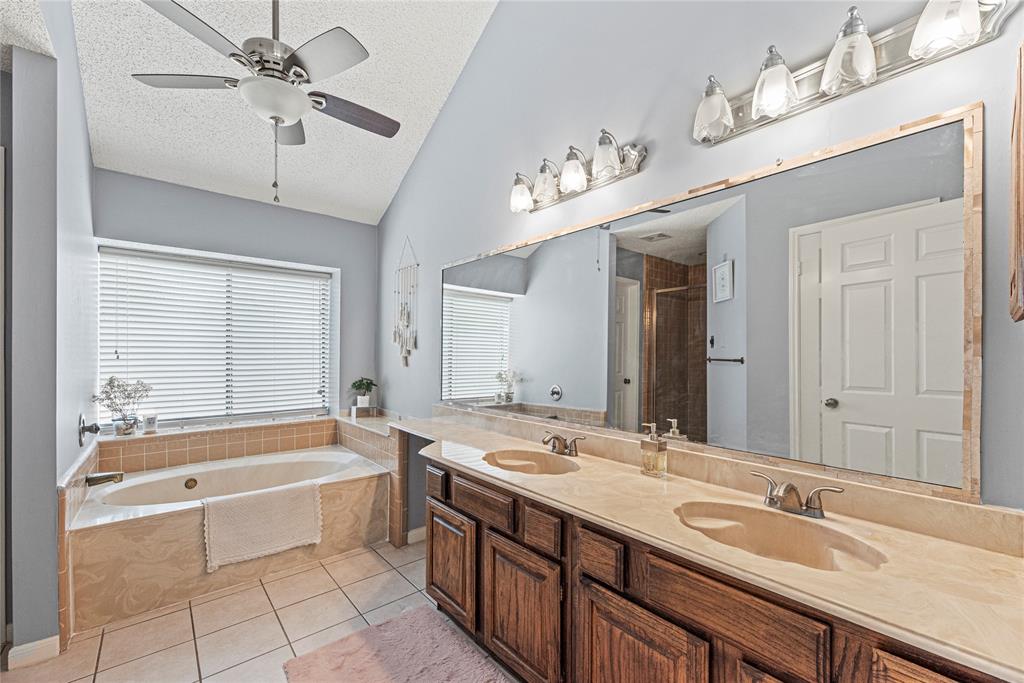 2215 Greencove Lane, Sugar Land, Texas image 24