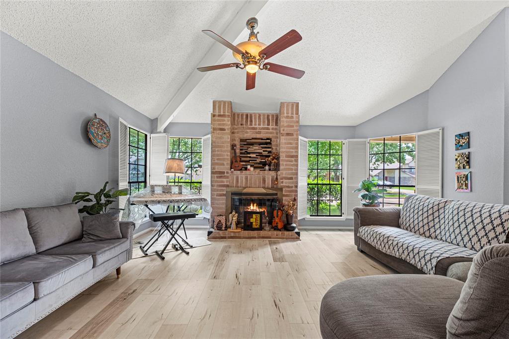 2215 Greencove Lane, Sugar Land, Texas image 9