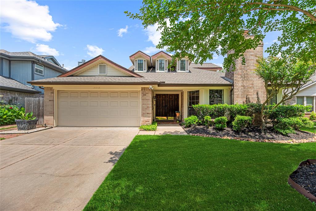 2215 Greencove Lane, Sugar Land, Texas image 1