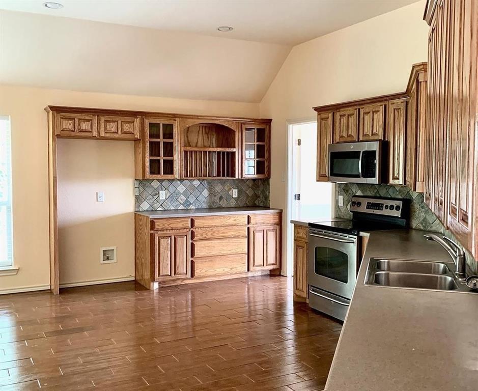 10954 Live Oak Creek Drive, Fort Worth, Texas image 4