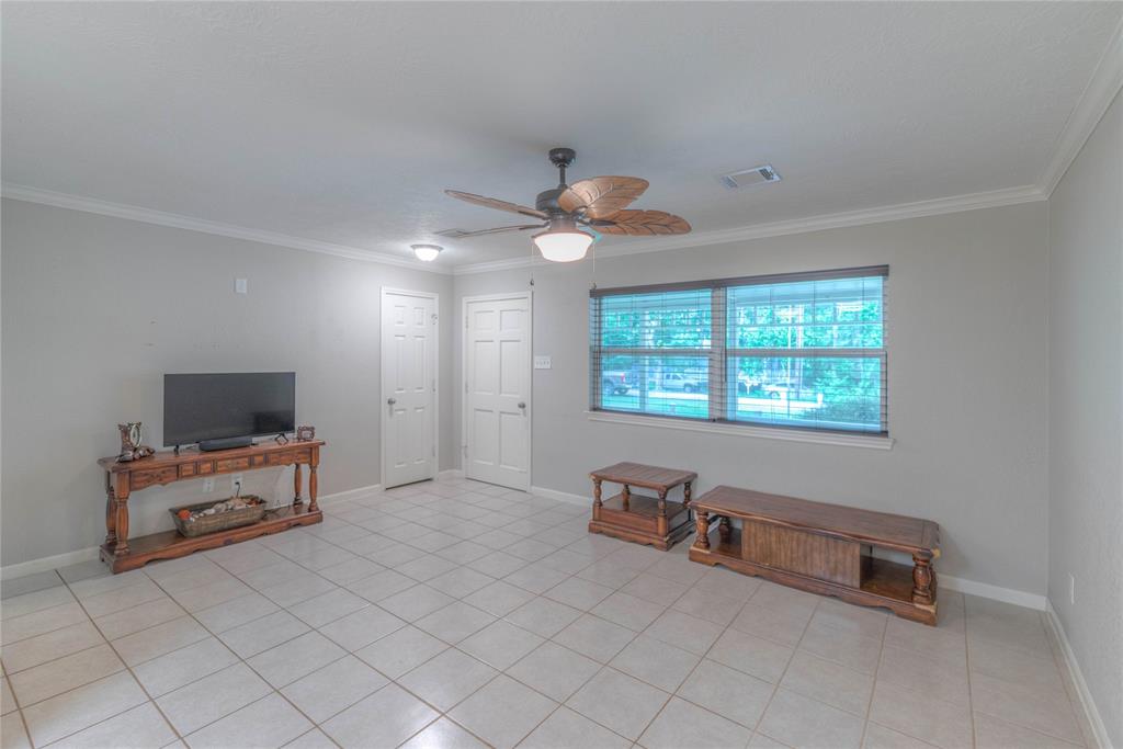 10246 Dogwood Loop