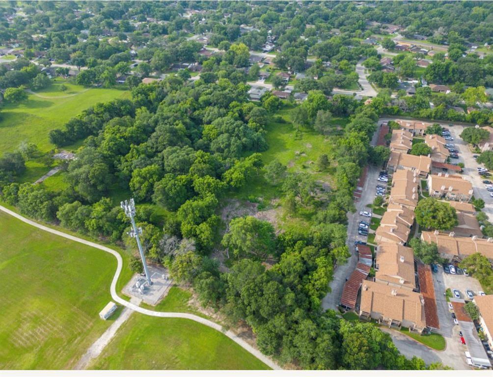 Dwinnell Street, Baytown, Texas image 1