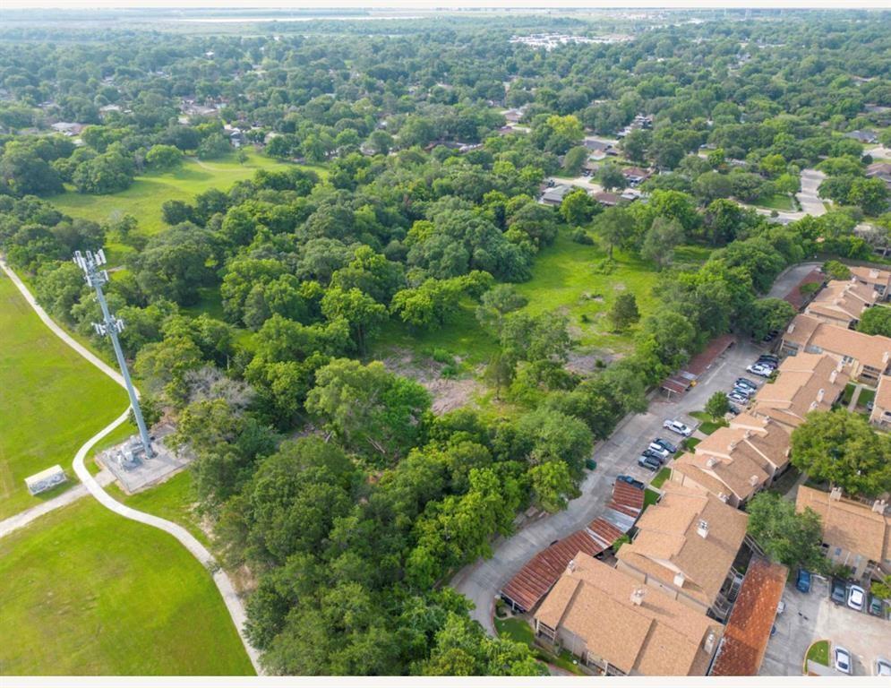 Dwinnell Street, Baytown, Texas image 2