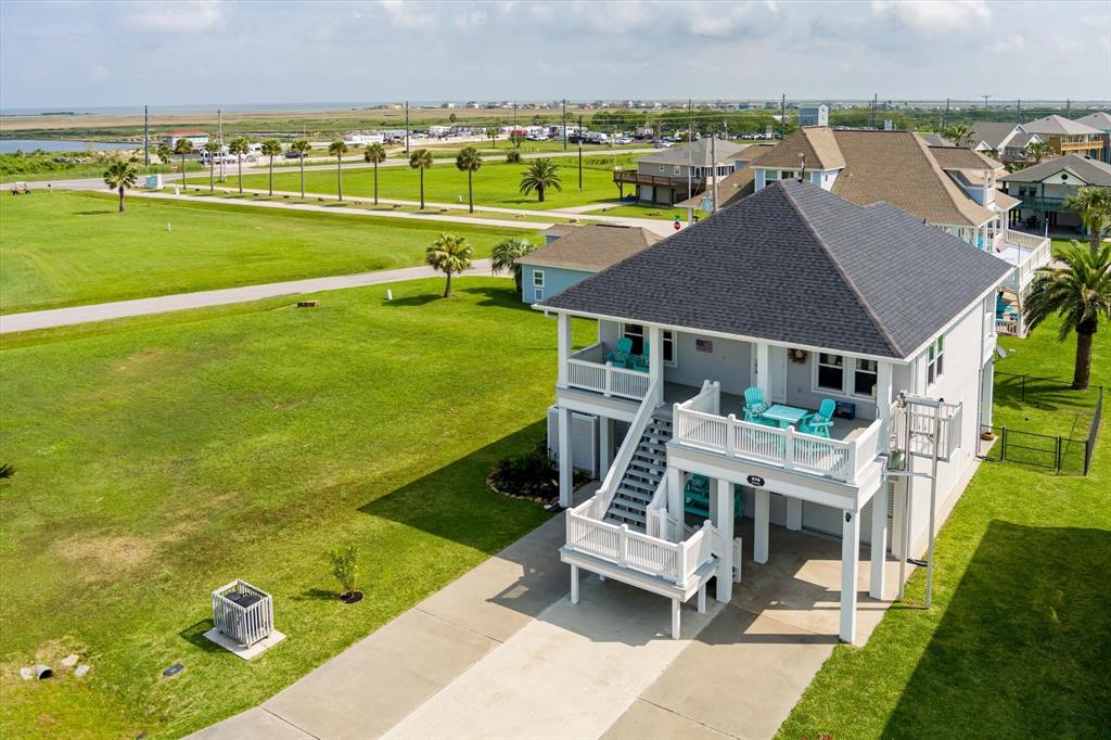 978 Sue Drive, Crystal Beach, Texas image 5